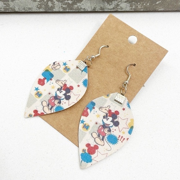 Disney Mickey Mouse hand made earrings - Picture 1 of 2